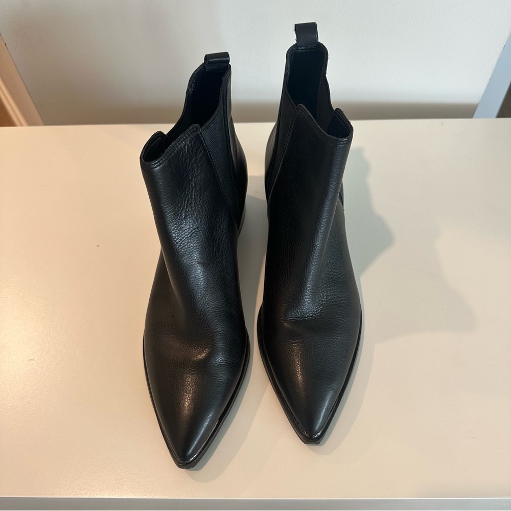 Black Marc Fisher boots